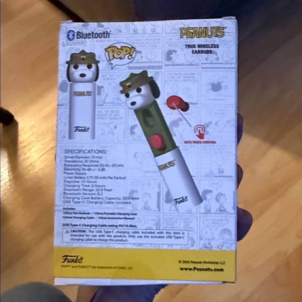 Peanuts Beagle Scout Snoopy Wireless Earbuds with Red Accents - Picture 3 of 6